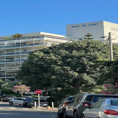 Stylish With Pool 500 Meters To The Appartement