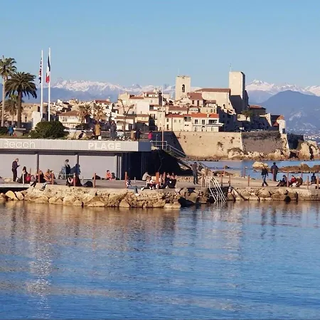 Stylish With Pool 500 Meters To The Apartman Antibes
