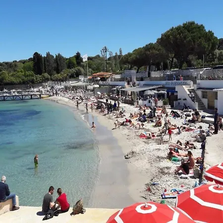 Stylish With Pool 500 Meters To The Appartement