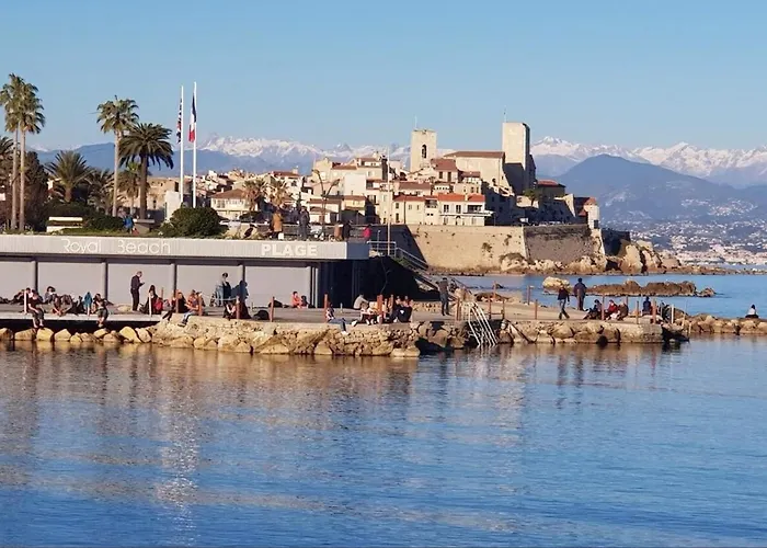 Stylish With Pool 500 Meters To The Apartman Antibes