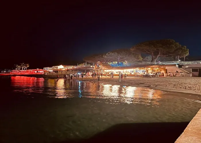 Stylish With Pool 500 Meters To The Apartment